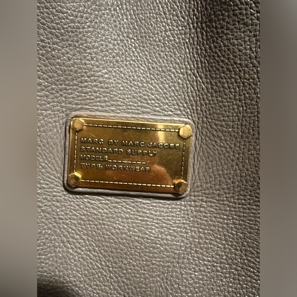 Auth MARC BY MARC JACOBS Classic Q Fran - Gray Leather Tote Bag USED - Picture 2 of 16